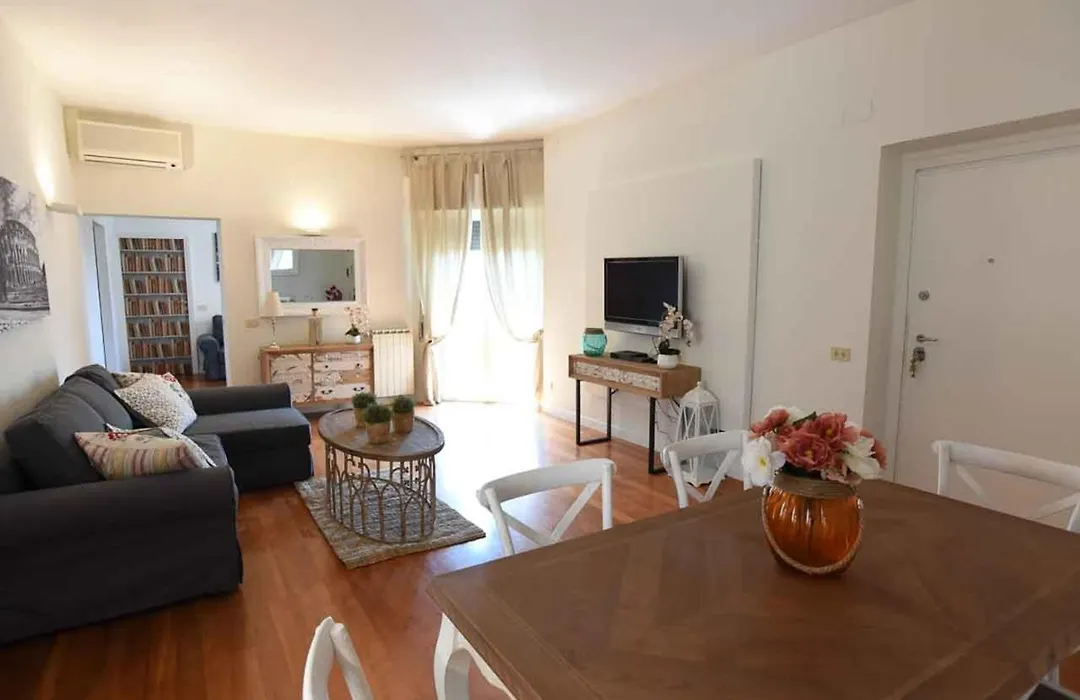 Romantic Flat Near Metro Flaminio-1