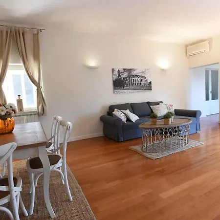 Romantic Flat Near Metro Flaminio-3